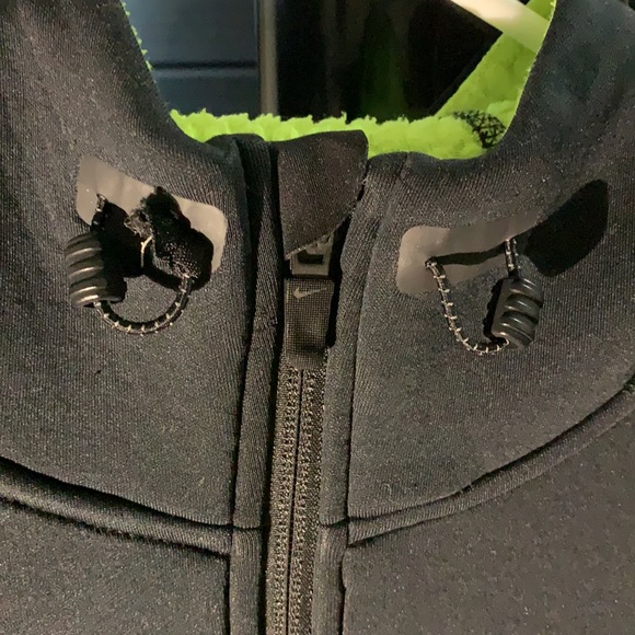 Nike Waterproof Jacket. - Picture 5 of 10